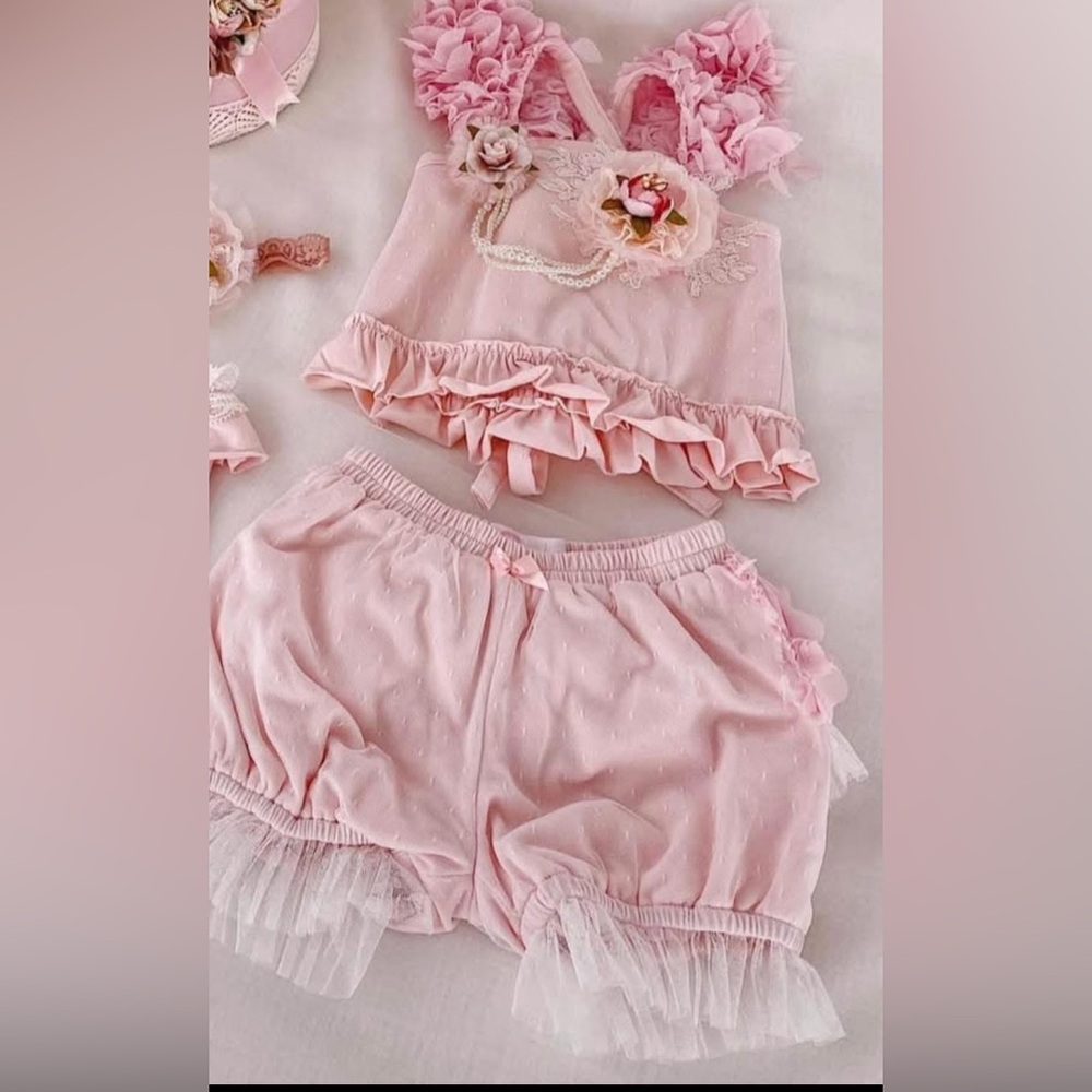 Dollcake bunny kisses